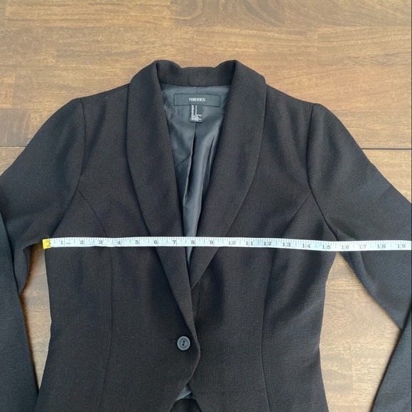 FOREVER 21 Black Cropped Blazer - Picture 6 of 11